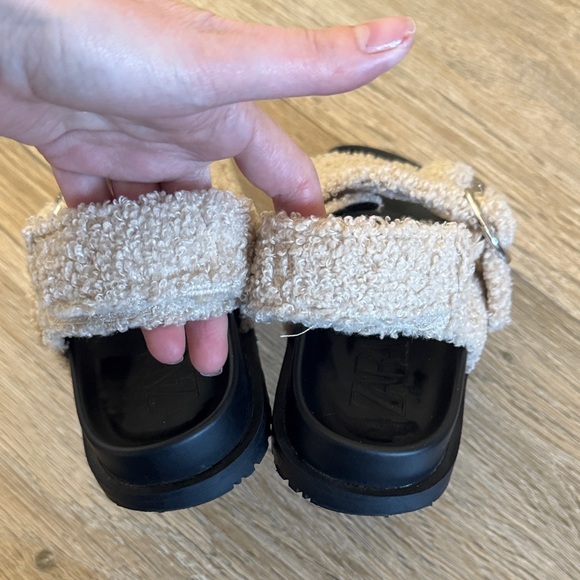 ZARA /  Sherpa Sandals w/ Velcro Back Strap - Picture 4 of 10